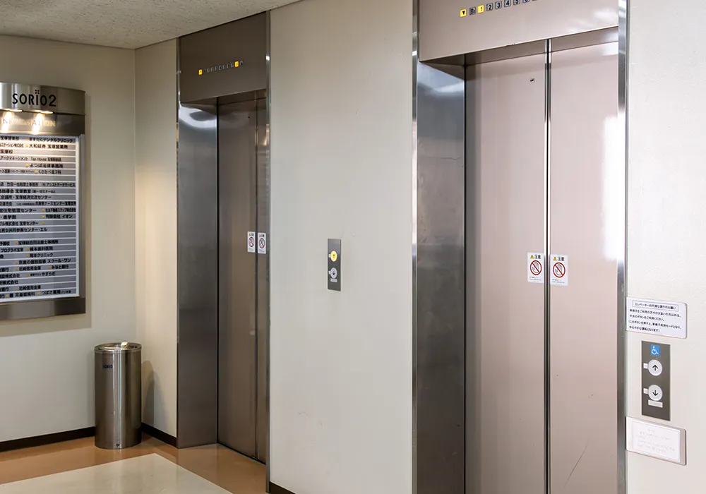 エレベーターで3階までお上がり下さい。